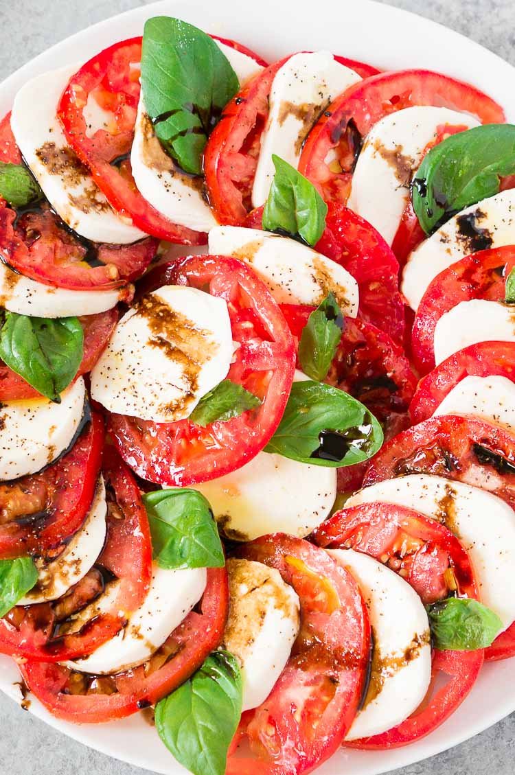 close up of caprese salad recipe with balsamic glaze