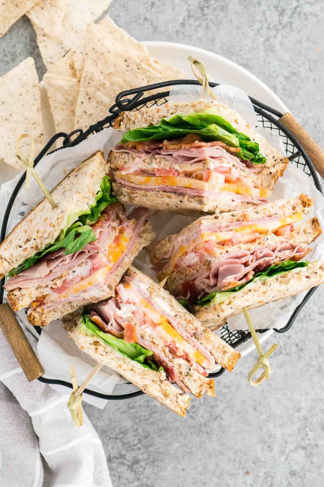club sandwich with chips