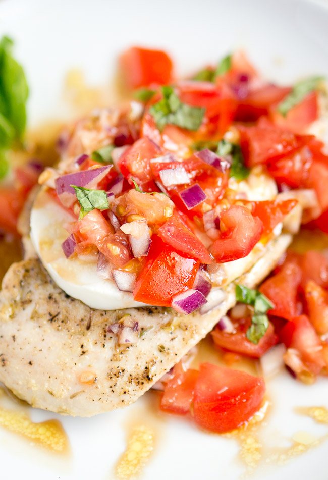 Grilled Chicken Caprese | uhuvu.com