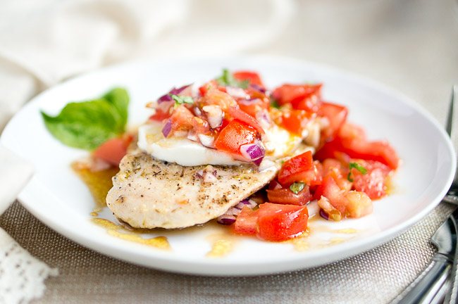 Grilled Chicken Caprese | uhuvu.com