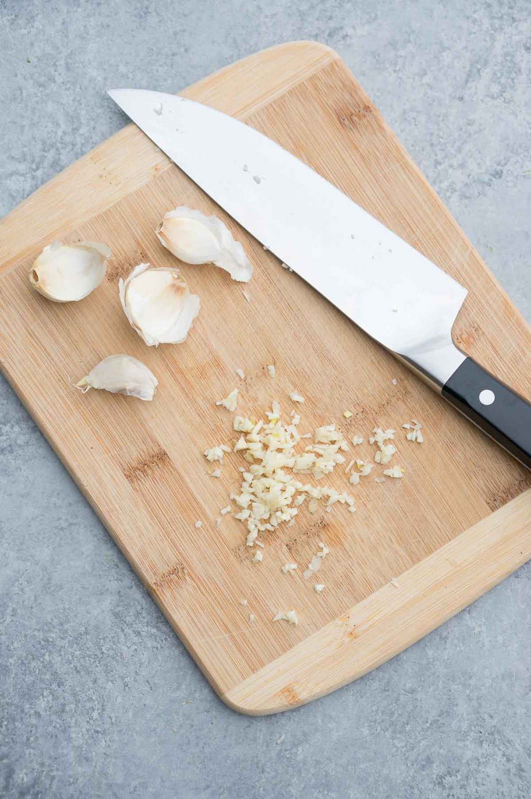 How to Cut Garlic