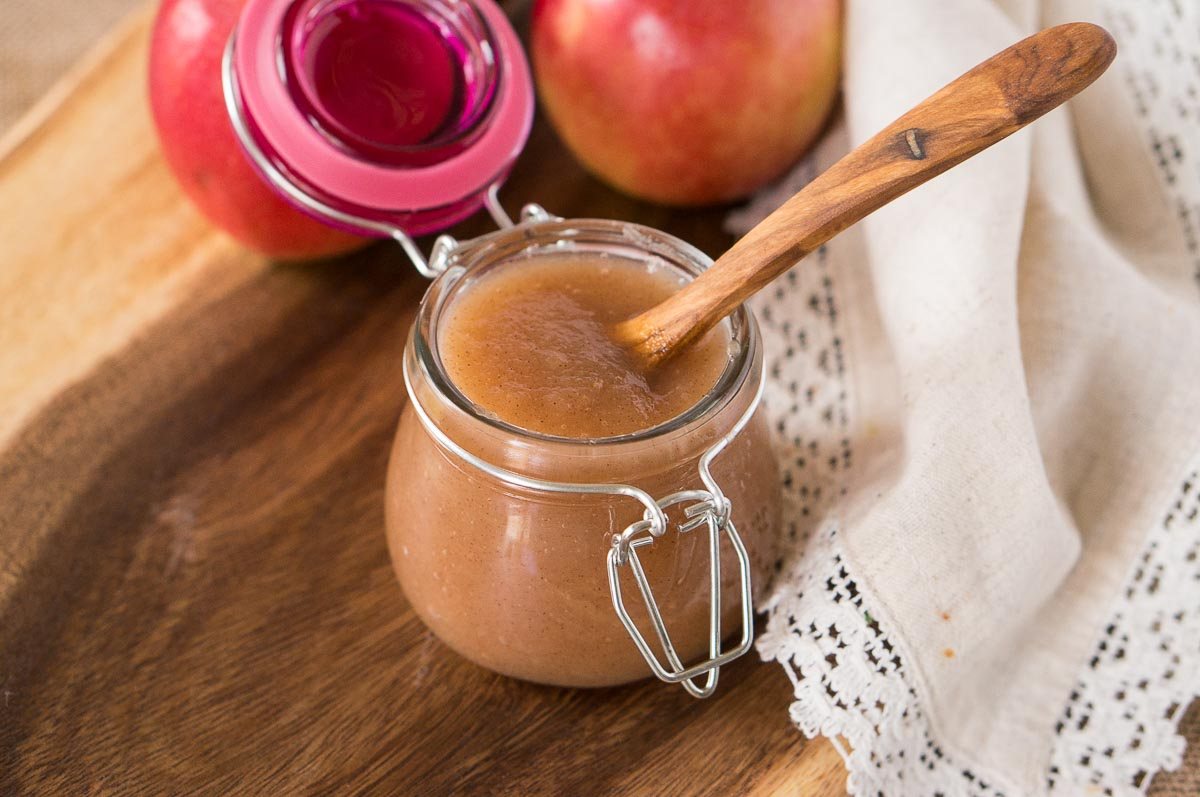 homemade applesauce in instant pot