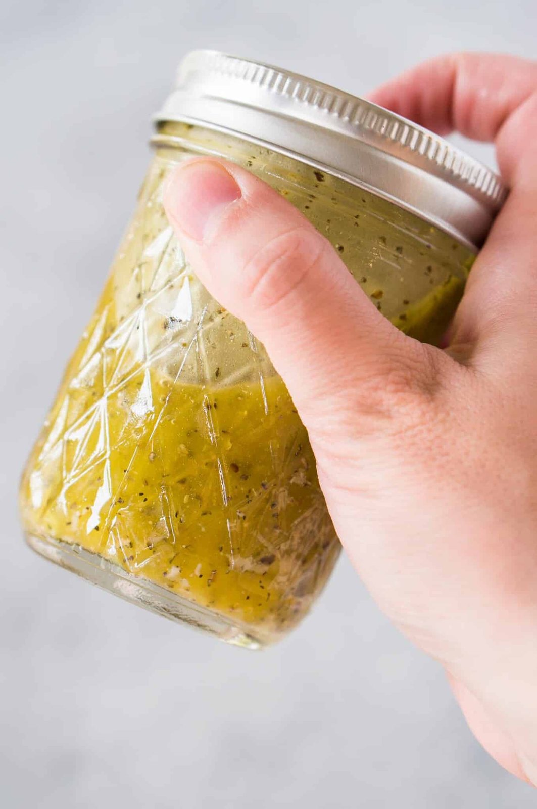 making Italian vinaigrette in a jar