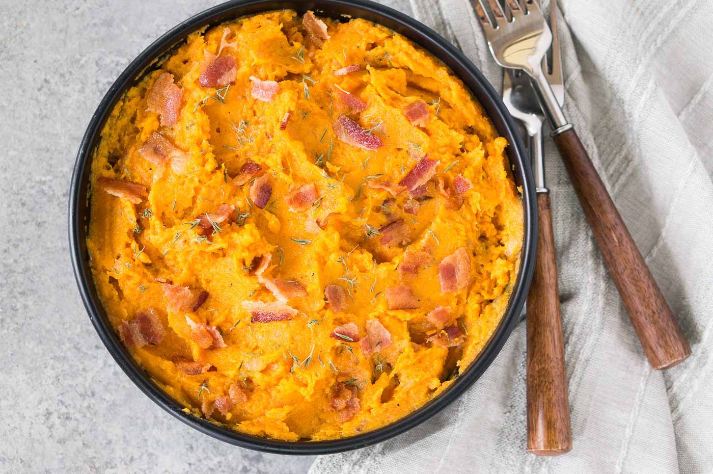 close up image of mashed potatoes for thanksgiving dinner
