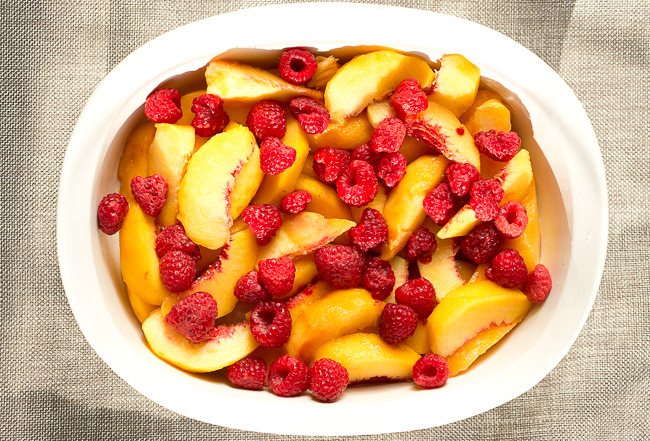 peach raspberry crumble