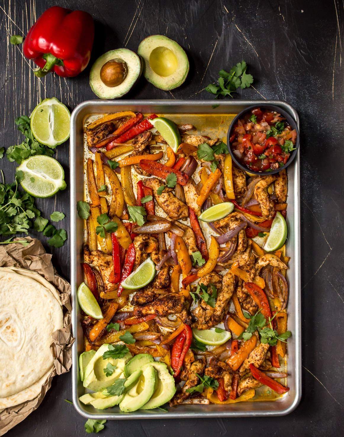 whole30 dinner of sheet pan chicken fajitas
