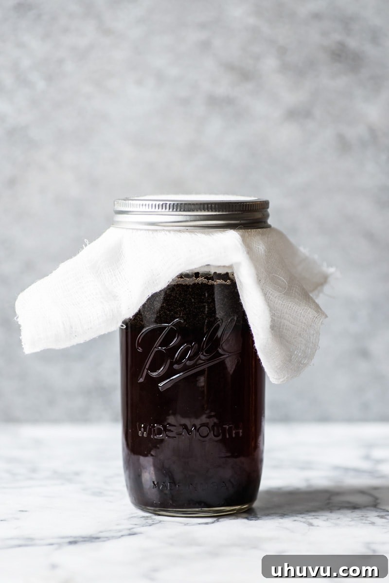 How to Make Cold Brew Coffee at home! No more expensive and overpriced iced lattes - make your own with cold brew!