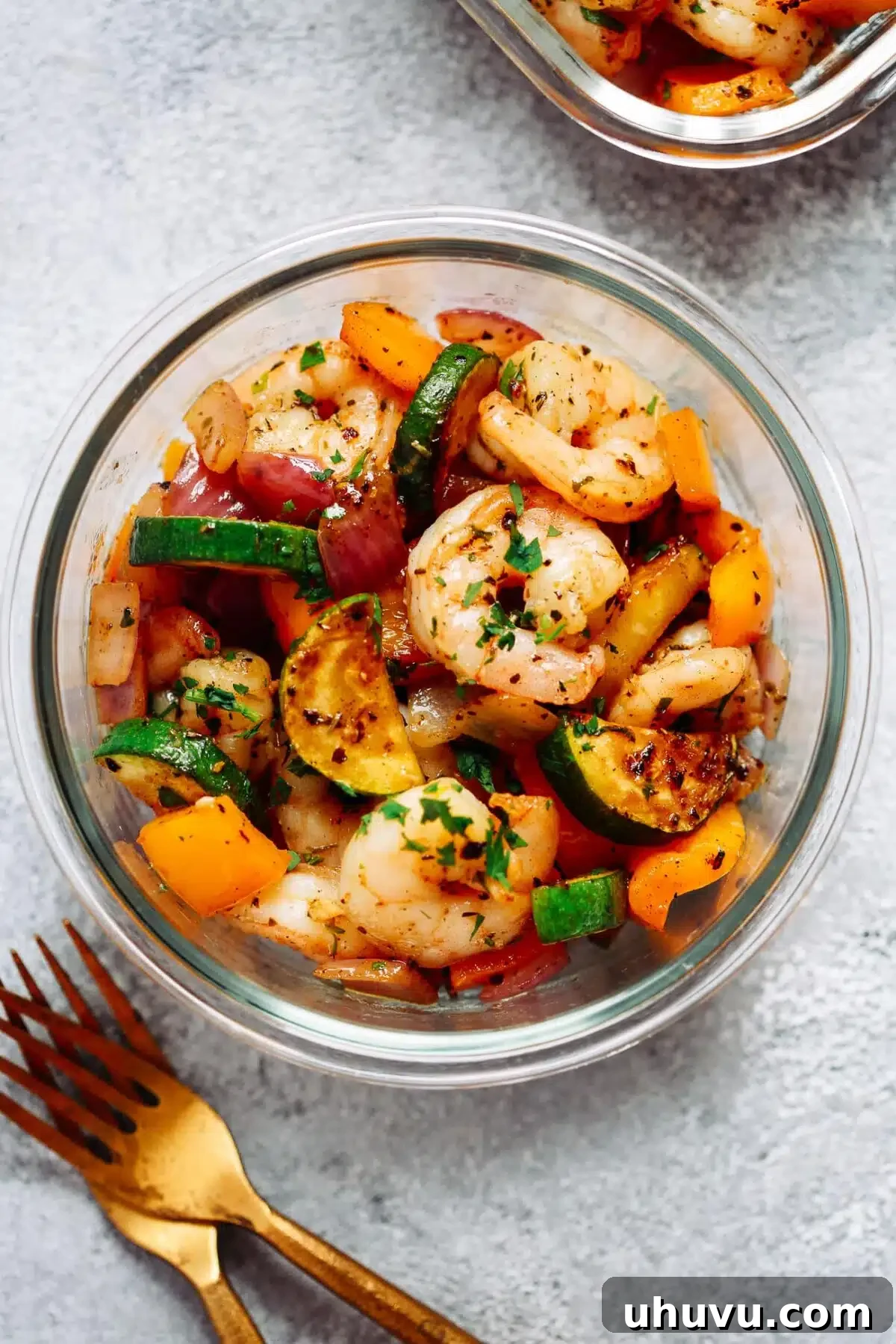Garlic Shrimp and Veggies Meal Prep Bowls, a healthy and quick dinner