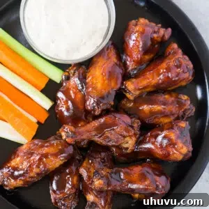 Crispy BBQ chicken wings with white sauce