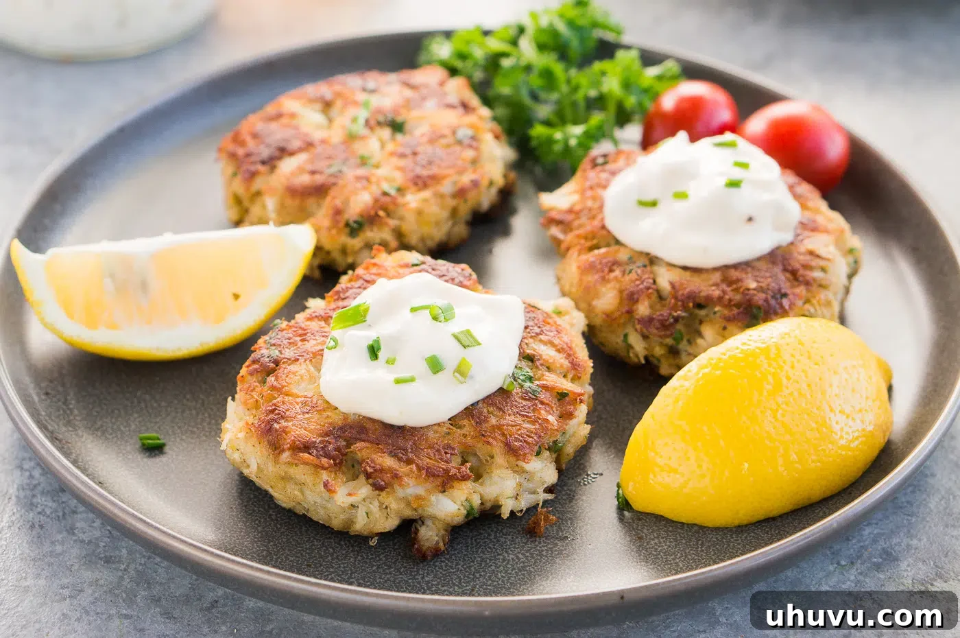 Golden Crab Delights 3 seafood patties with tartar sauce