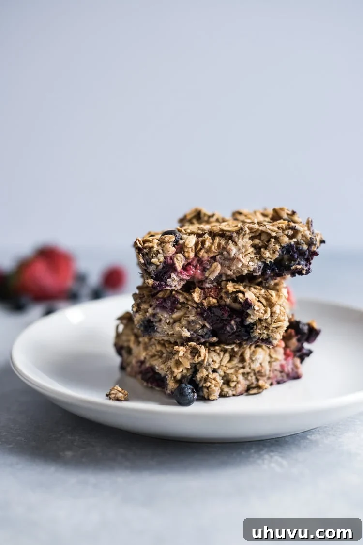 Banana Bread Berry Cinnamon Baked Oats 2 A healthy Banana Bread Baked Oatmeal recipe made with berries and cinnamon to start your morning off on the right foot! (gluten free + vegetarian)