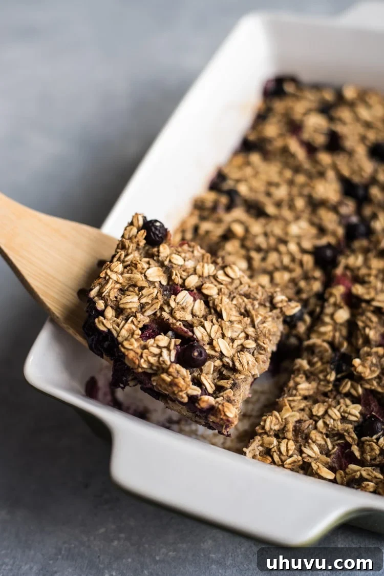 Banana Bread Berry Cinnamon Baked Oats 4 A healthy Banana Bread Baked Oatmeal recipe made with berries and cinnamon to start your morning off on the right foot! (gluten free + vegetarian)