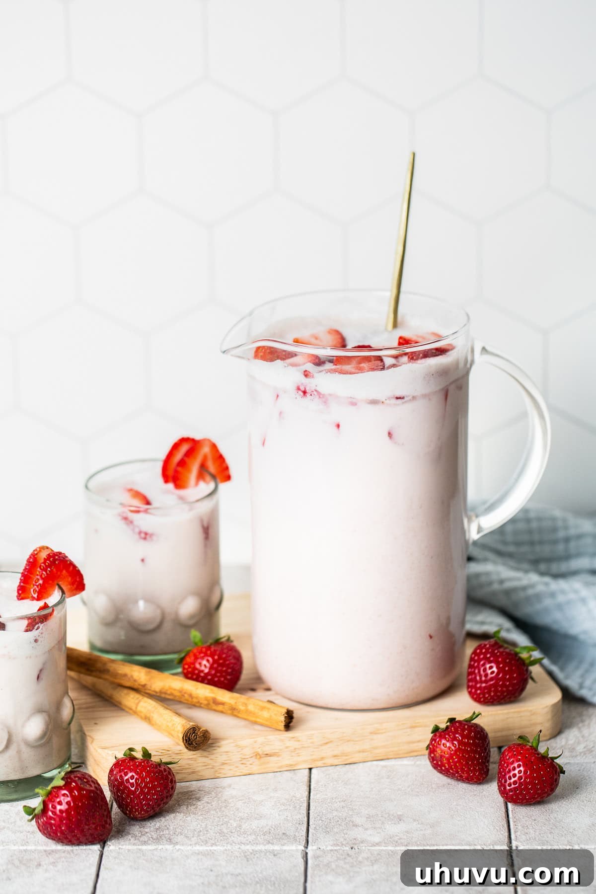 Strawberry Velvet Horchata 7 Strawberry horchata served in glasses with strawberry slice toppings