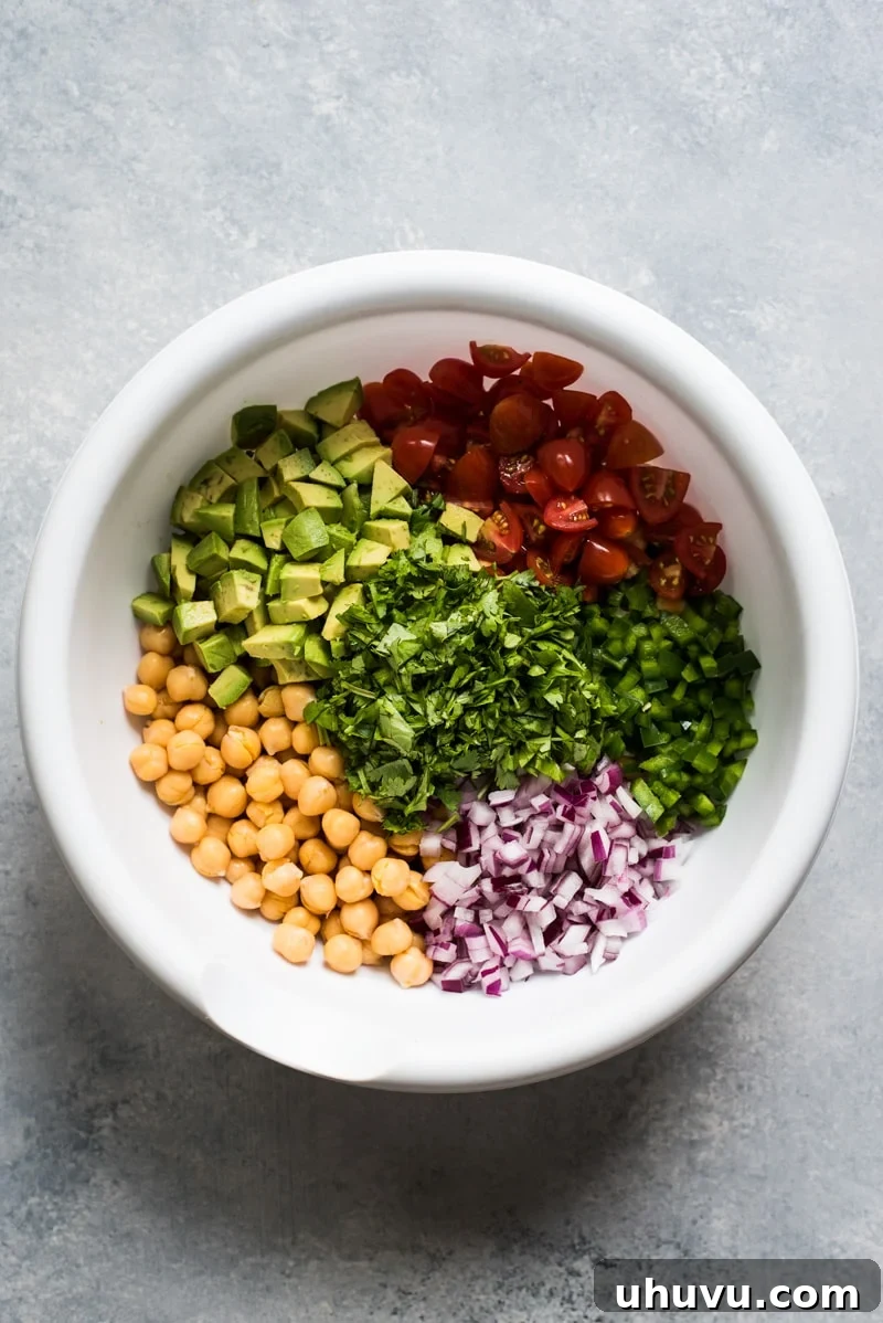 This Chickpea Salad recipe is fresh, easy to make and packed with healthy ingredients. Ready in only 15 minutes! (gluten free, vegetarian, vegan)