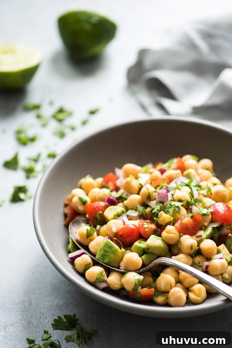 This Chickpea Salad recipe is fresh, easy to make and packed with healthy ingredients. Ready in only 15 minutes! (gluten free, vegetarian, vegan)