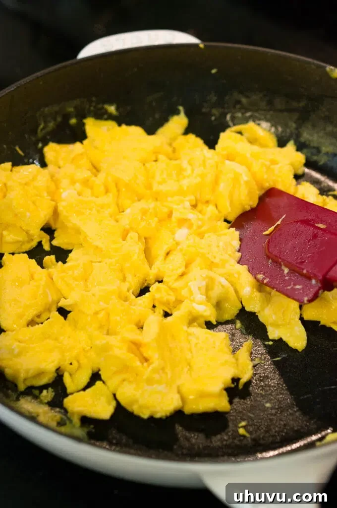 best scrambled eggs ready to be served
